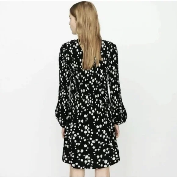SOLD - Maje Daisy Floral Print Pleated Long Sleeve Crepe Mini
Dress - Picture 4 of 14